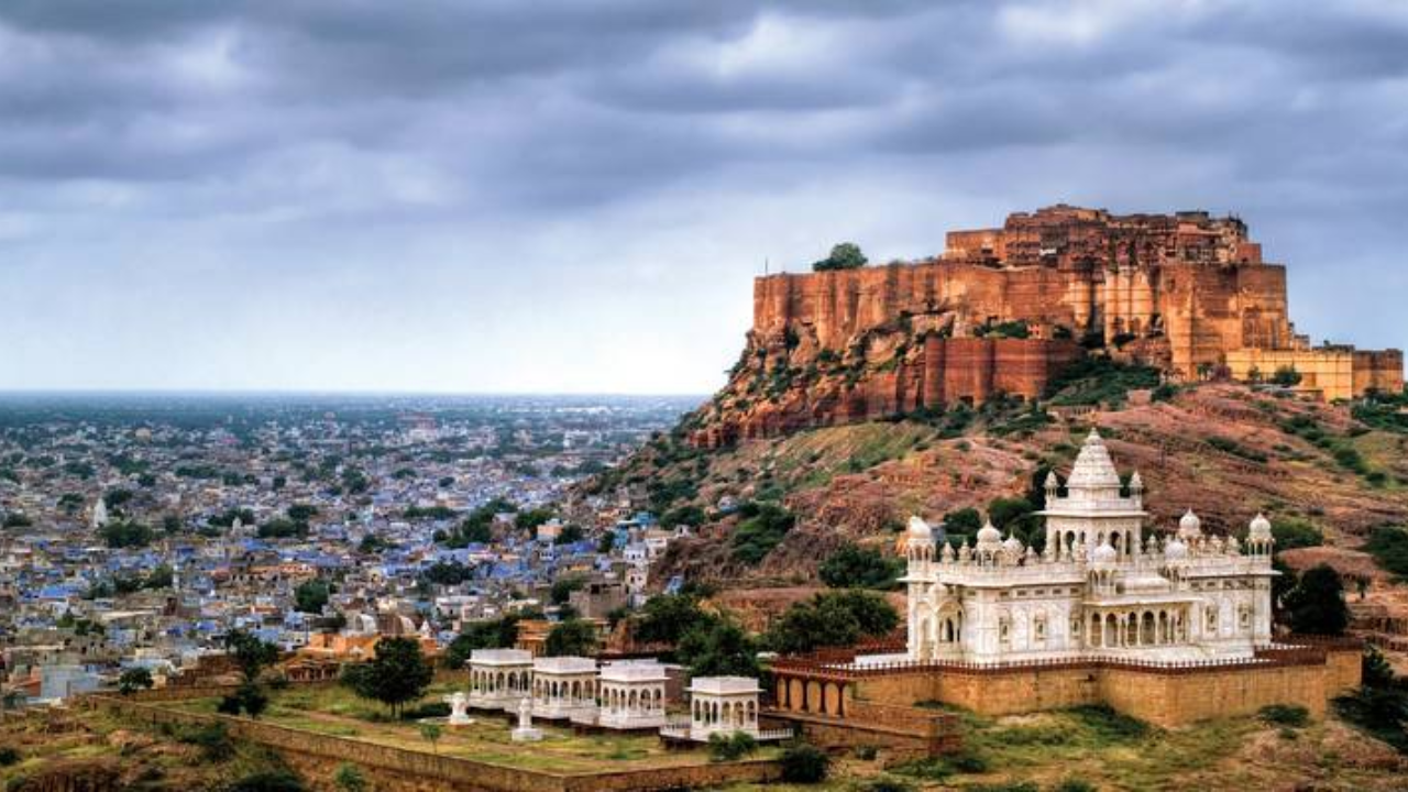 Udaipur, Jodhpur, Jaisalmer & Sam Sand Dunes Package